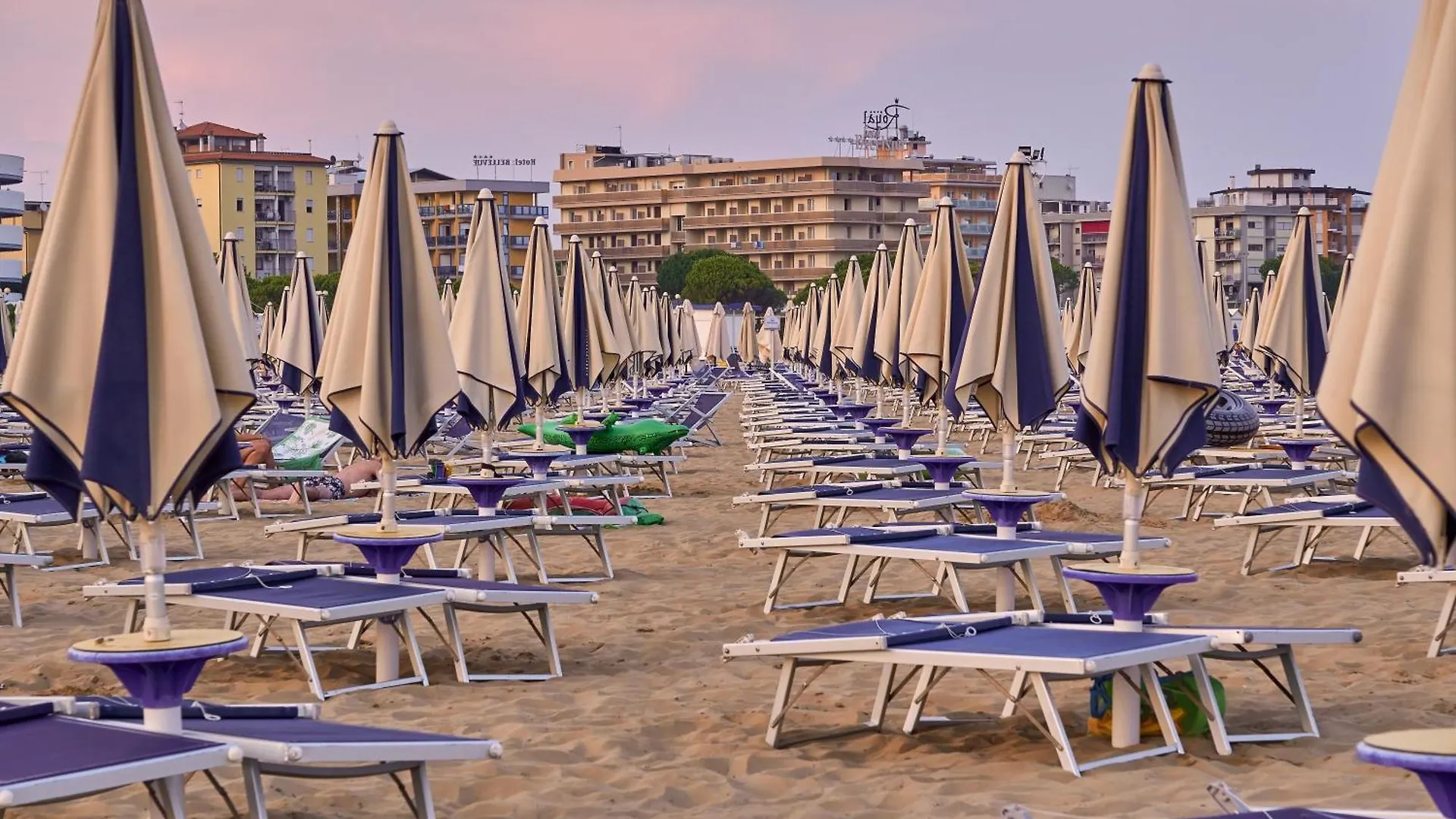 Two-Bedroom Apartment In A Wonderful Residence Bibione